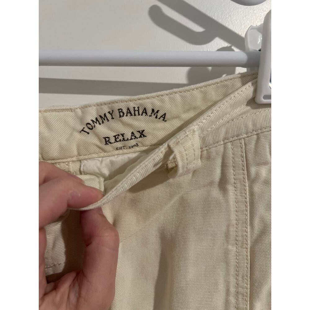 Tommy Bahama Relax Cream Shorts – Size 34 (Tencel®/Cotton Blend) - Picture 3 of 6